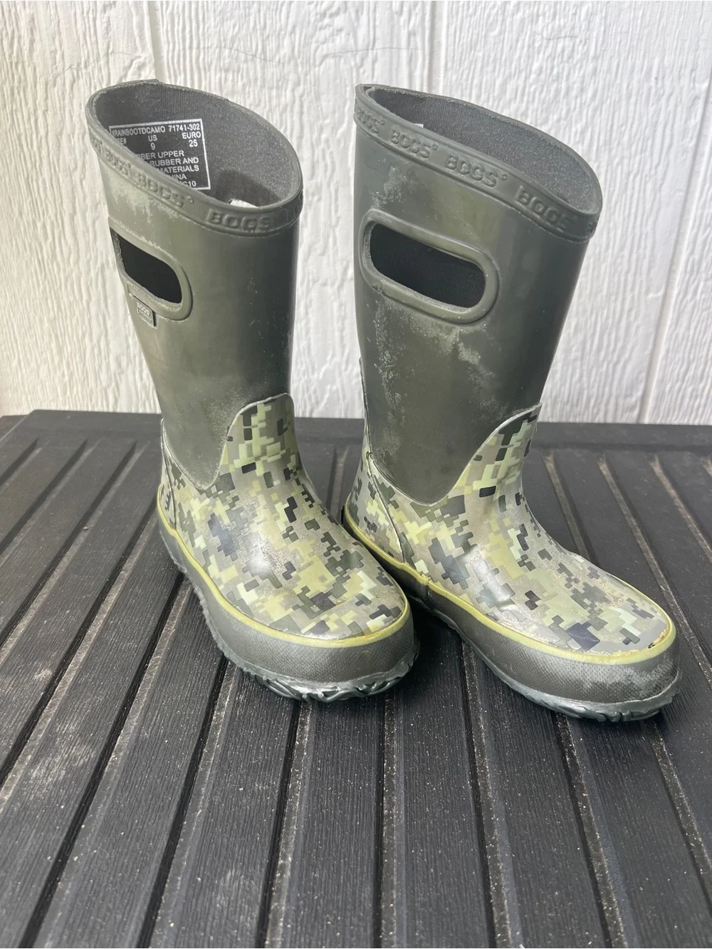 Bogs Toddler Kids Size 9 Green Camo Waterproof Rain Boots